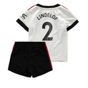 Manchester United Victor Lindelof #2 babykläder Bortatröja barn 2022-23 Korta ärmar (+ Korta byxor)